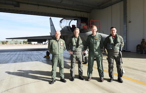 Royal Air Force una delegazione visita la scuola di volo di